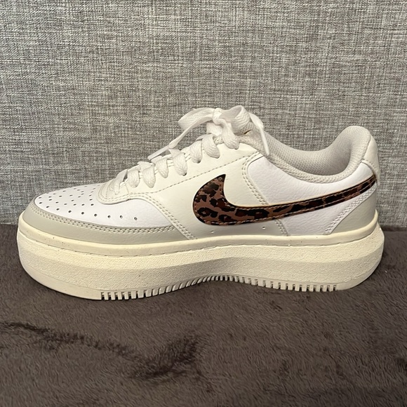 Nike Court Vision Alta DO2791-100 - Women size 7 - Picture 5 of 13